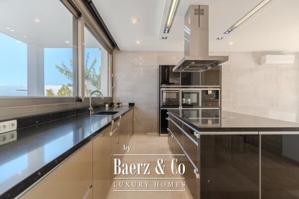 photo 21 VERY SPACIOUS 5 BEDROOM VILLA IN ROQUE DEL CONDE