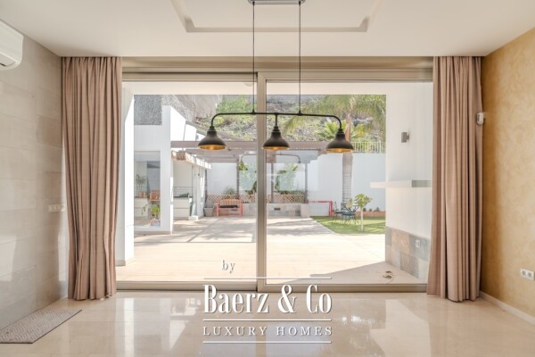 photo 23 VERY SPACIOUS 5 BEDROOM VILLA IN ROQUE DEL CONDE