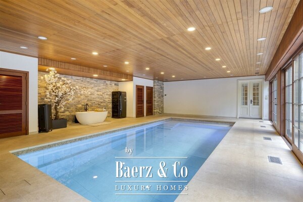 photo 4 Stijlvolle villa met binnen zwembad!