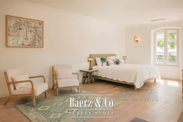 photo 16 Elegant 19th-Century Manor House with Organic Vineyard Estate in the Gulf of Saint-Tropez