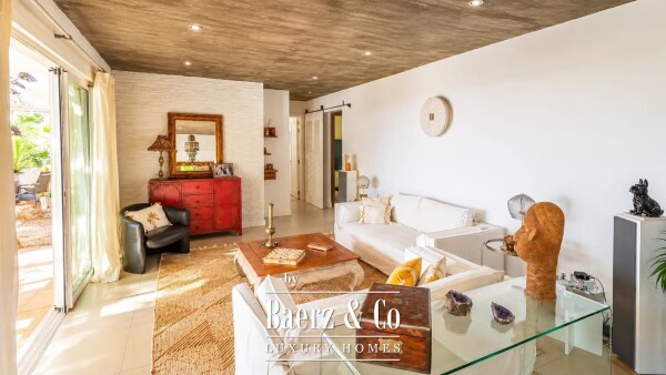 photo 7 PANORAMIC OCEAN VIEWS – INFINITY POOL – 4 BEDROOMS – PRESTIGIOUS HILLSIDE ESTATE