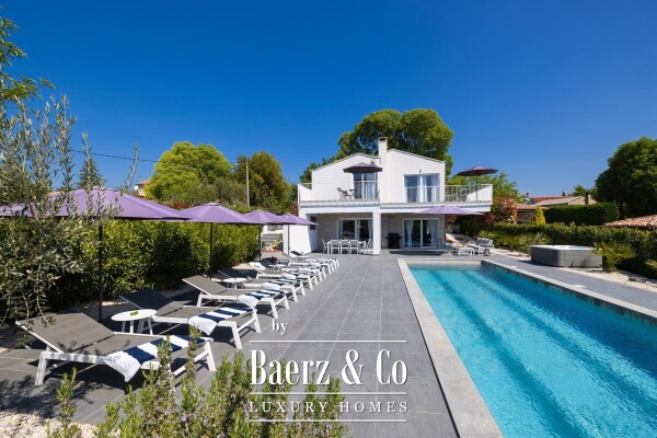 photo 10 Istria, Višnjan - Luxury 260 m² Villa with a Heated Pool and 4 En-Suite Bedrooms