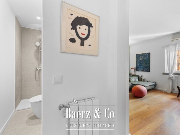 photo 14 Charming Five-Bedroom Villa with Garage in the Historic Centre of Cascais