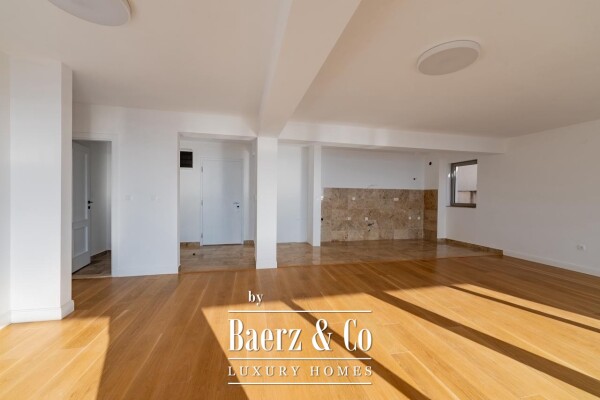photo 3 Three Bedroom Aprtment in Przno With A Sea view