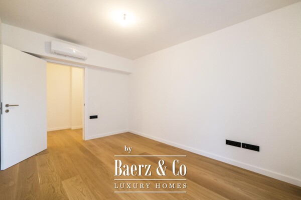 photo 13 Zagreb, Srebrnjak, modern four-room apartment 151.00 m² with garden and garage